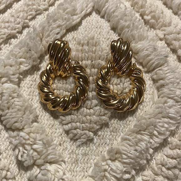 Door knocker earrings brand new sent two of the same item with purchase - Picture 1 of 4
